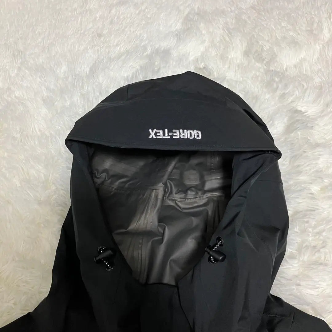 Supreme Gore-Tex Paclite Jacket Black L