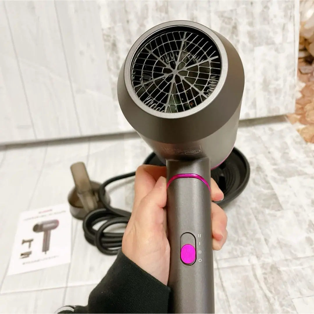 ★Hair dryer, high airflow, quick drying, 1800W, high-speed motor & constant temperature hair care