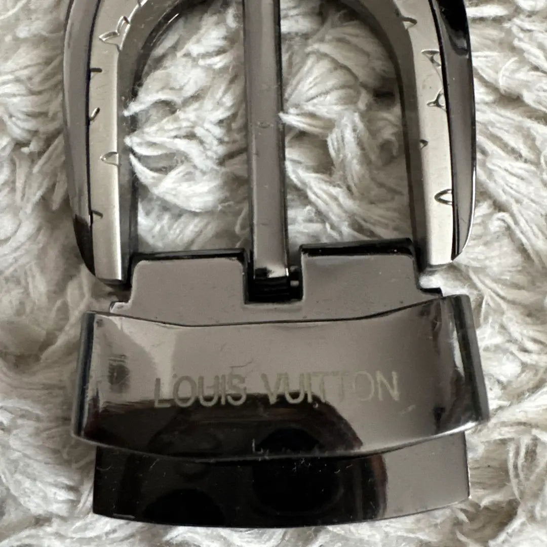 LOUIS VUITTON Buckle