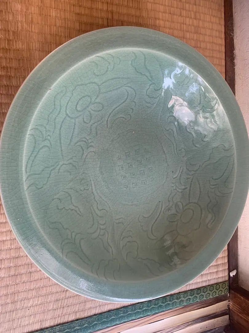 China's early Qing Dynasty celadon platter