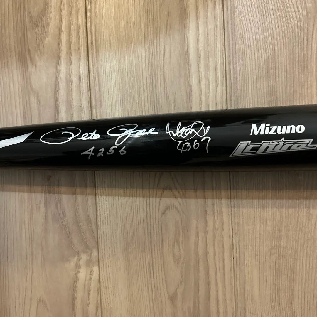 Ichiro / Pete Rose Autographed Bat with Inscan