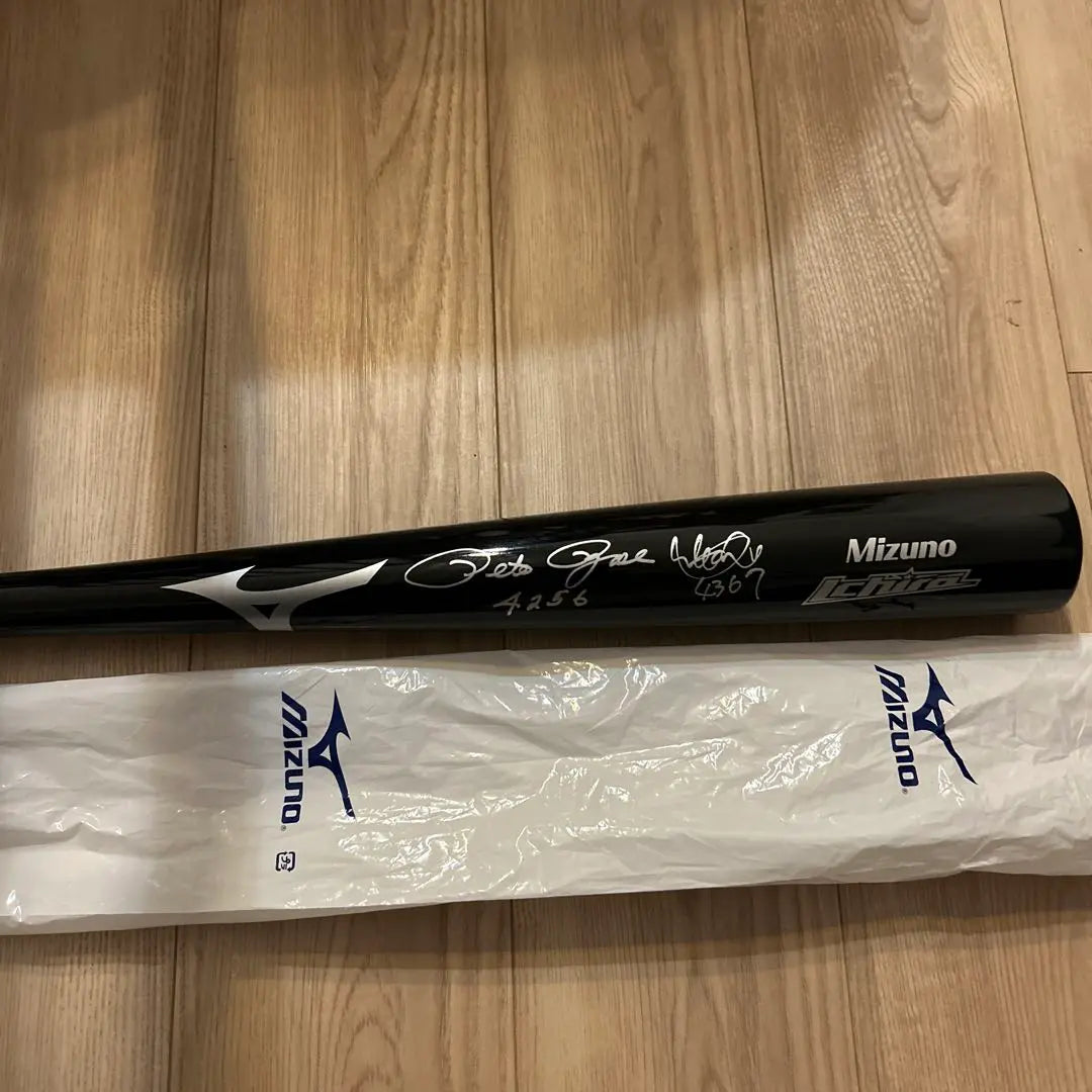 Ichiro / Pete Rose Autographed Bat with Inscan