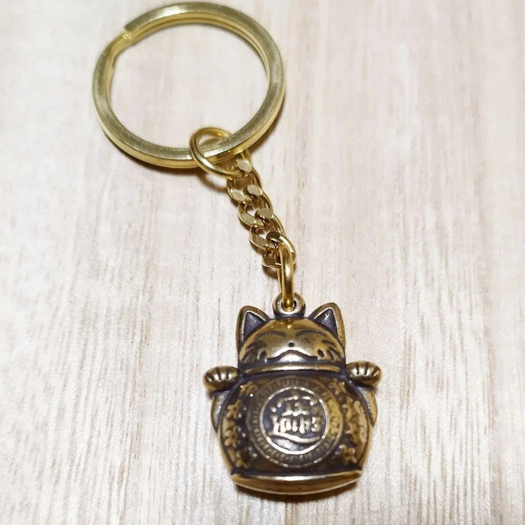 K108 Beckoning cat with both hands raised, money luck, business, brass, cat, fortune, good luck, keychain