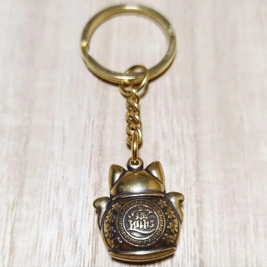 K108 Beckoning cat with both hands raised, money luck, business, brass, cat, fortune, good luck, keychain