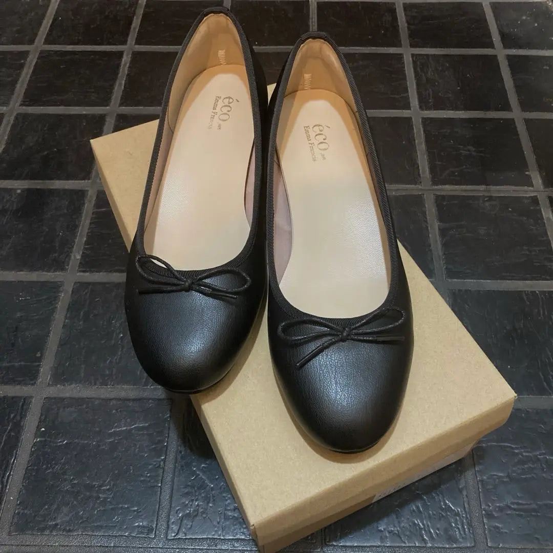 Emma Francis Apple Leather Black Flat Shoes