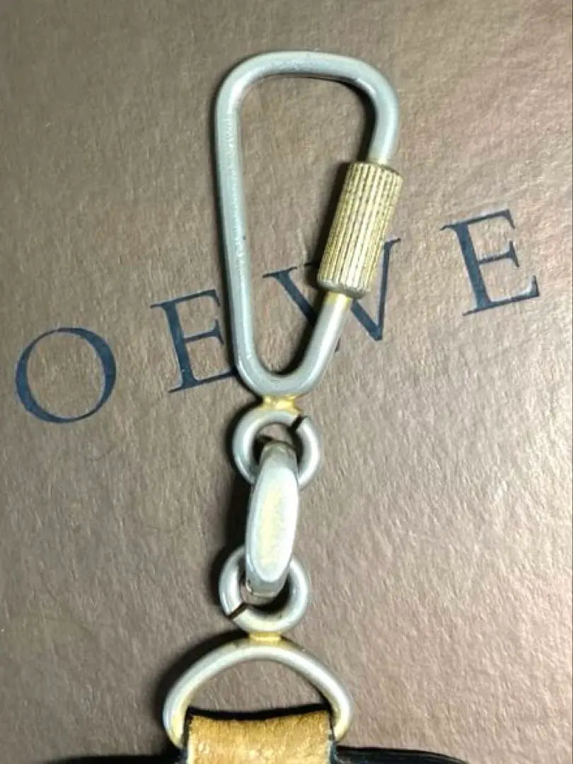 Loebe Anagram Leather Keychain Key Ring Charm Beige | ロエベ　アナグラム　レザー　キーホルダー　キーリング　チャーム　ベージュ系