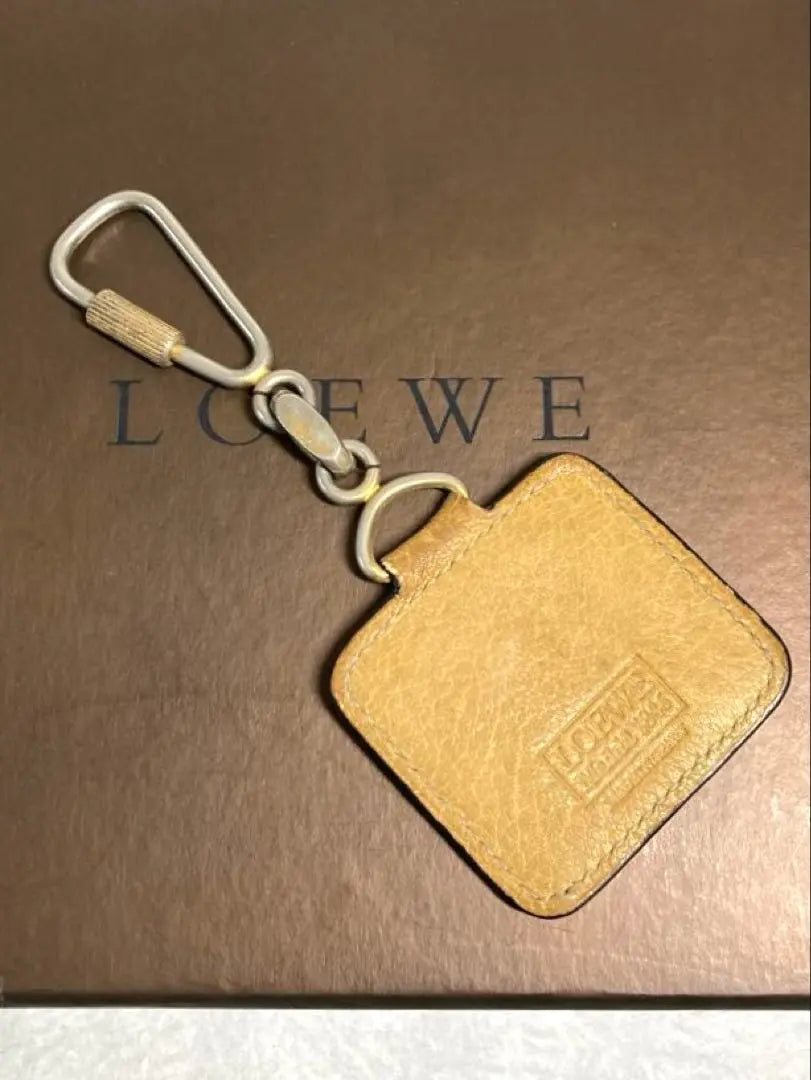 Loebe Anagram Leather Keychain Key Ring Charm Beige | ロエベ　アナグラム　レザー　キーホルダー　キーリング　チャーム　ベージュ系