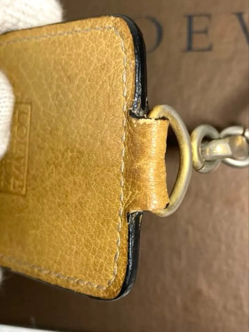 Loebe Anagram Leather Keychain Key Ring Charm Beige | ロエベ　アナグラム　レザー　キーホルダー　キーリング　チャーム　ベージュ系