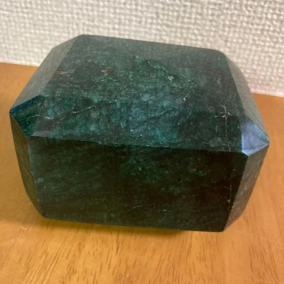 ☆Emerald rough stone, giant 5,150ct, 1.03kg☆