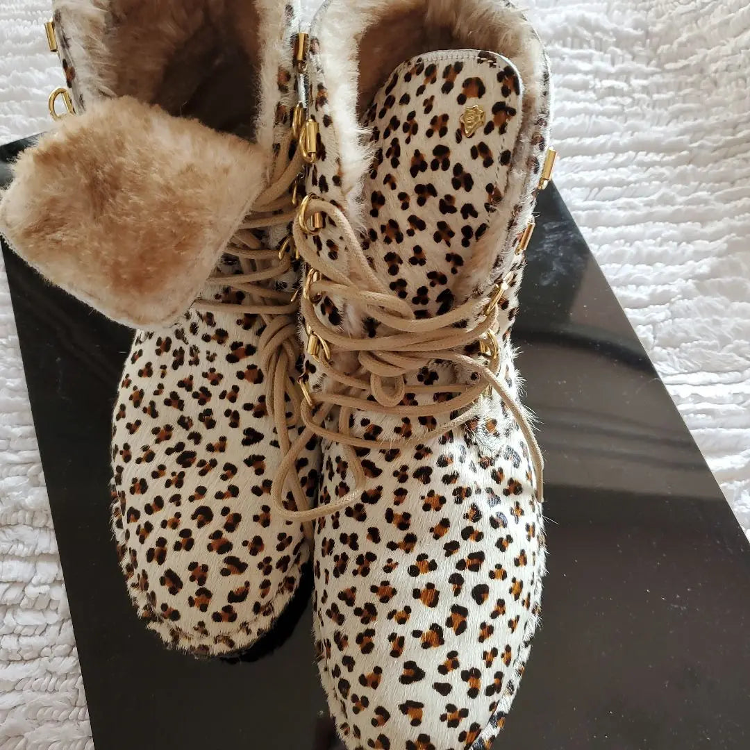 MALUO Cowhide Lace-up Brown Toe Leopard Print Fur with Cold-proof Fur