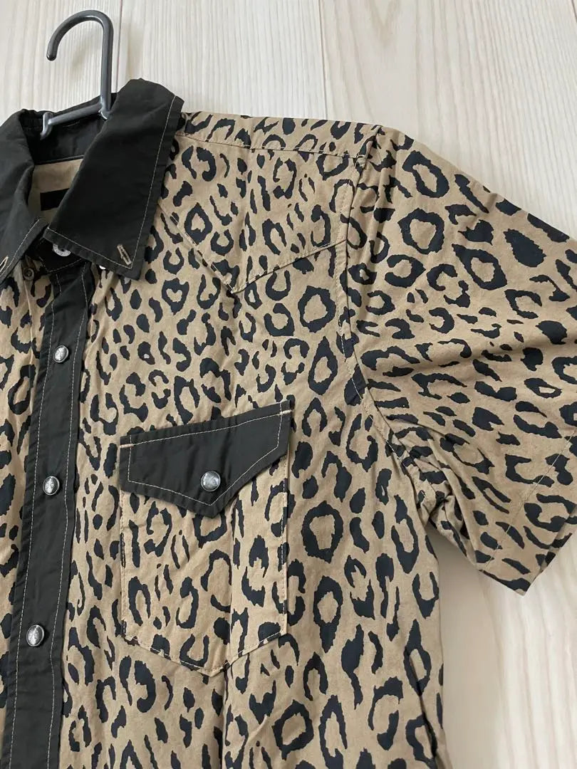 Patterned shirt, short sleeves, vintage, unique roarguns, leopard