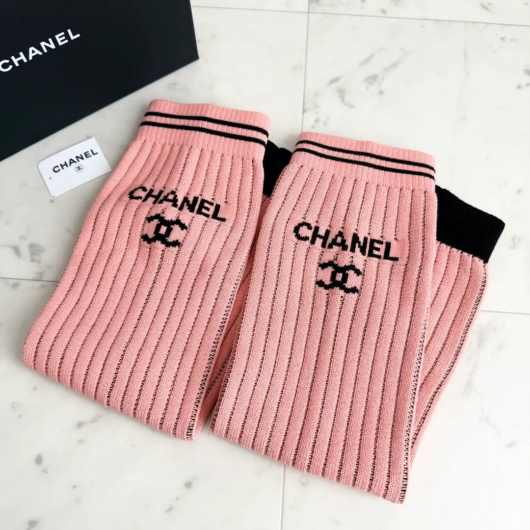 Comes with box ✨️CHANEL 2024 Leg Warmer Gaiter Coco Mark Pink