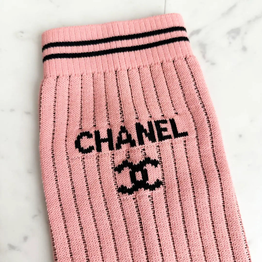 Comes with box ✨️CHANEL 2024 Leg Warmer Gaiter Coco Mark Pink