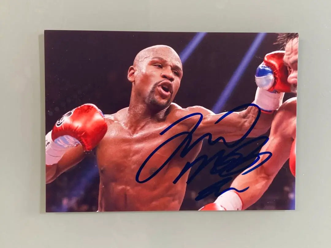 En venta...Foto tamaño 2L con Floyd Mayweather Jr. autografiada por 2L...