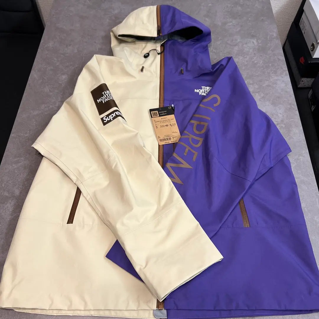 Chaqueta Shell Supreme x The North Face