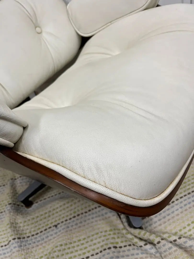 ¡Envío incluido! Sillón Eames blanco con otomana, reproducción