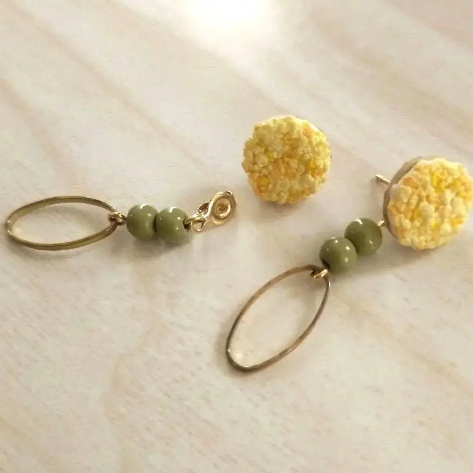 Handmade earrings, mimosa