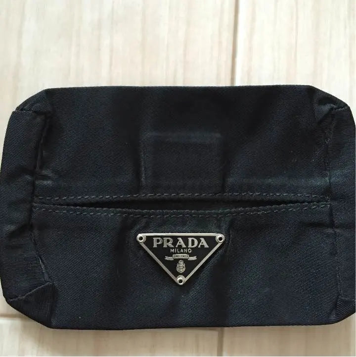 ★ With a set of Prada/key case & tissue case! ★