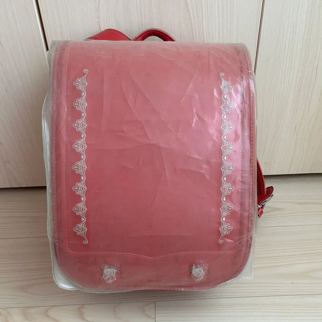 Girls school bag fit