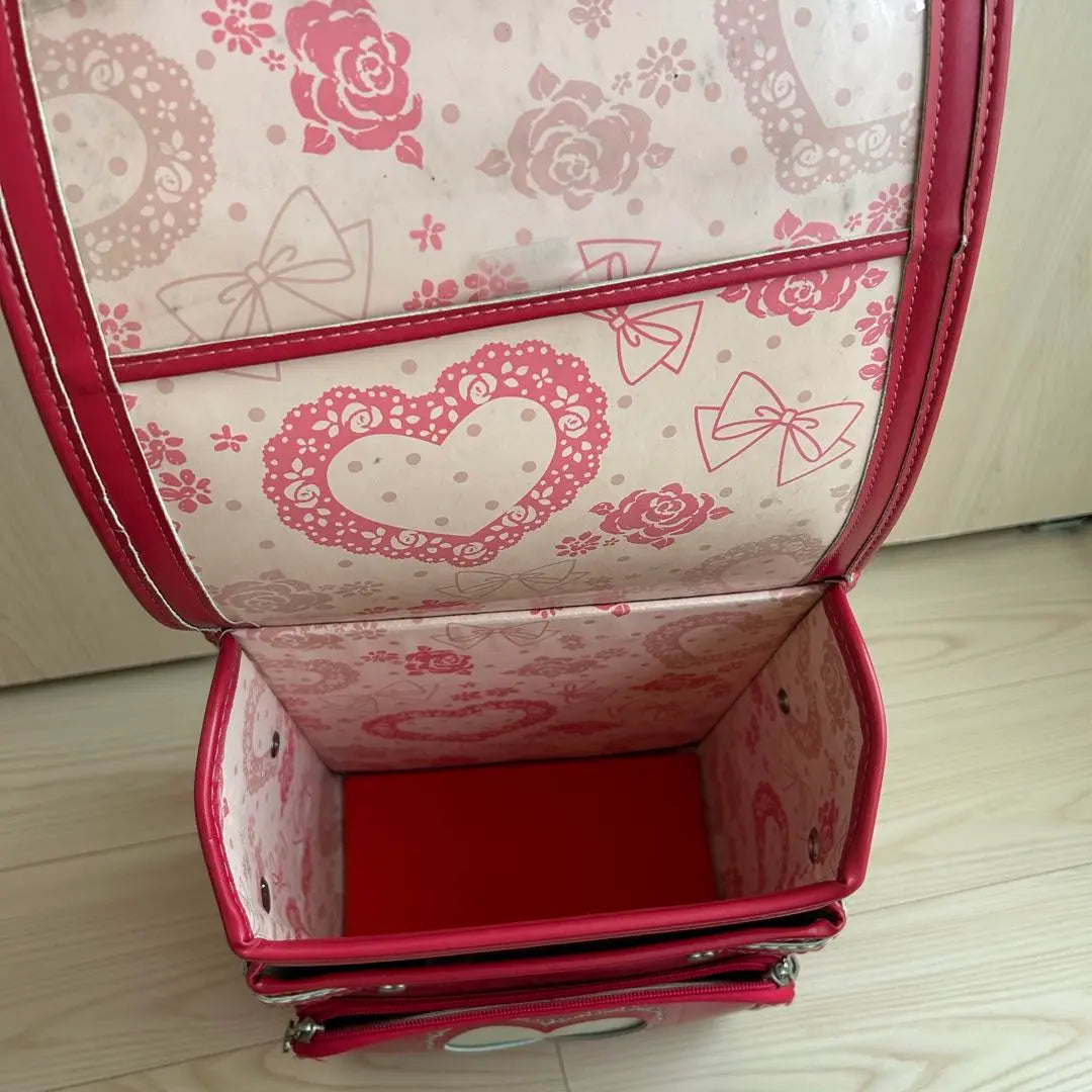 Girls school bag fit