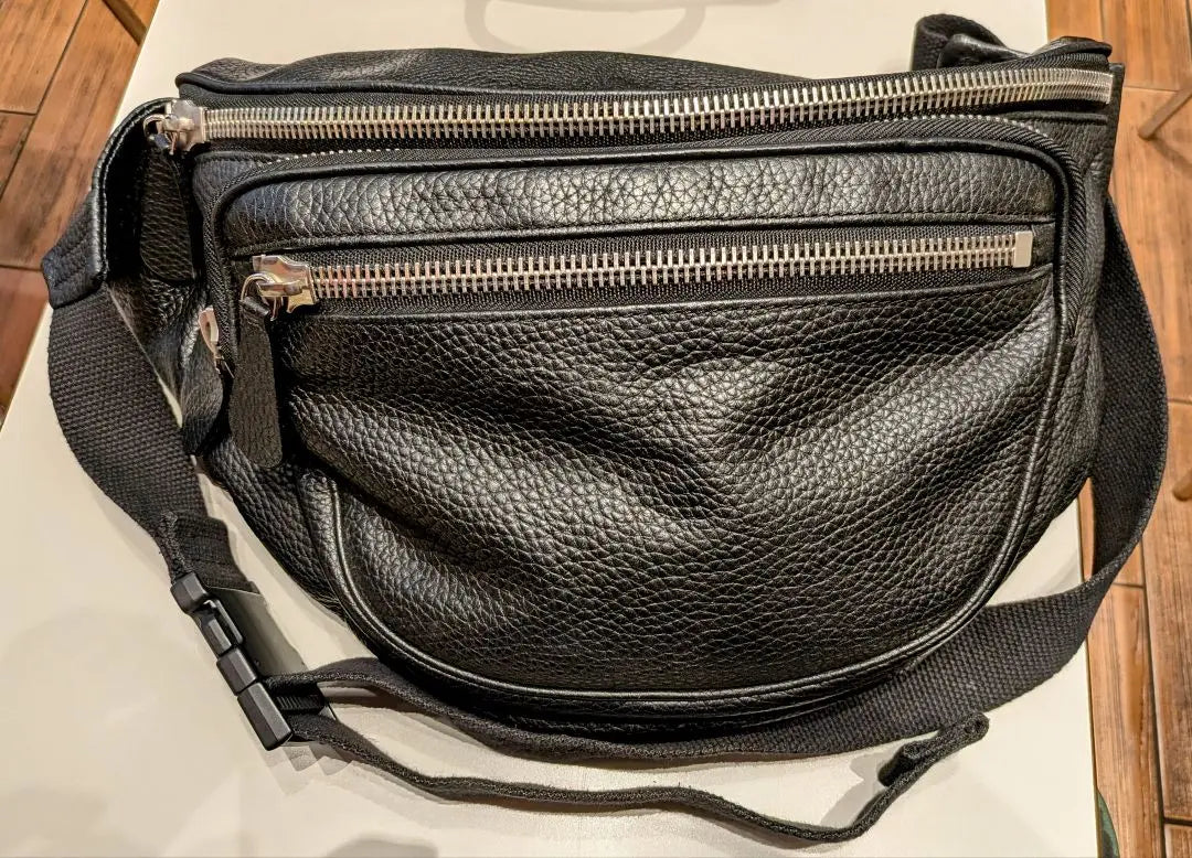 Maison Margiela Black Body Bag | Maison Margiela ブラック ボディバッグ