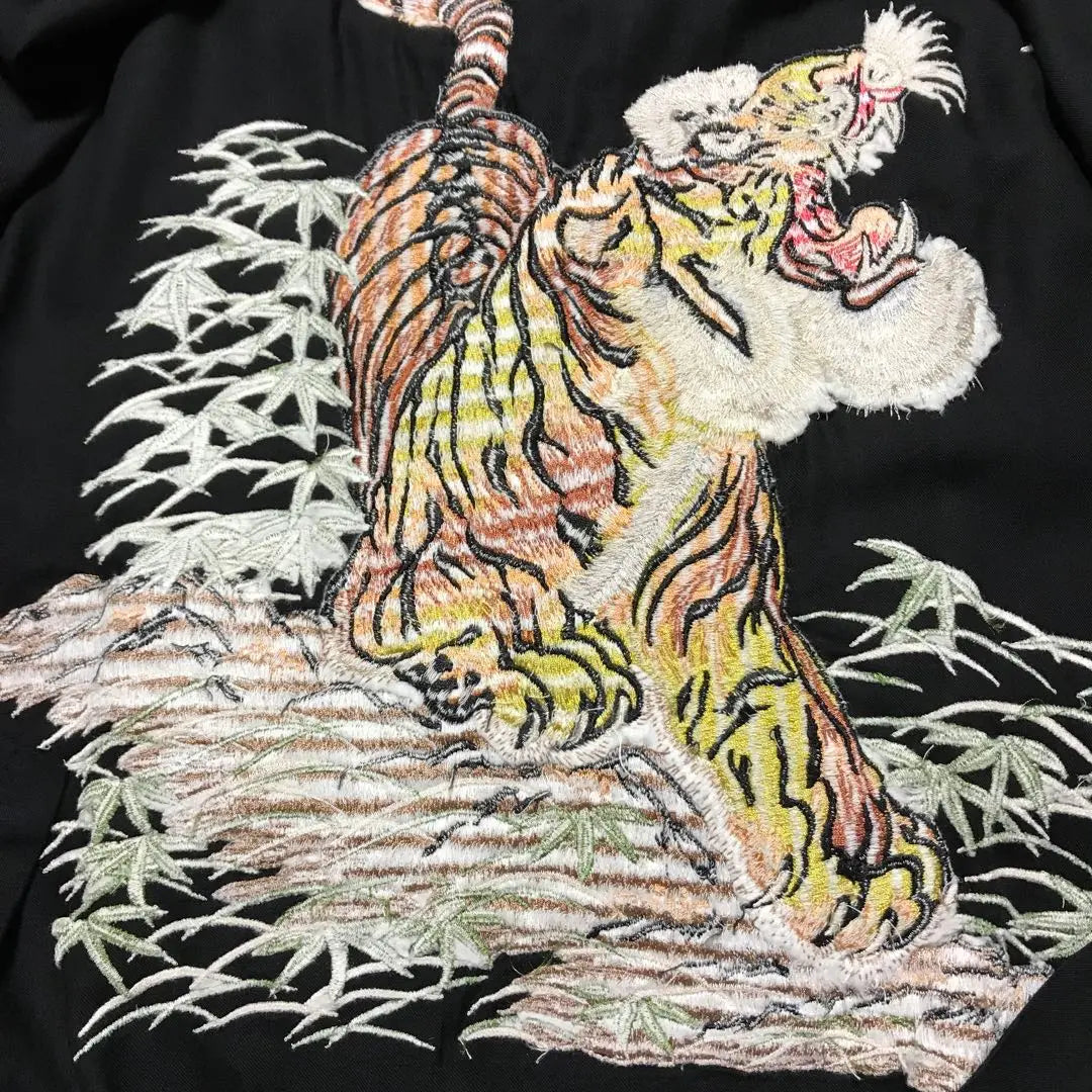 Branded used clothing! Made in Japan Sukajan Tiger JAPAN Embroidered Rayon Shirt Black