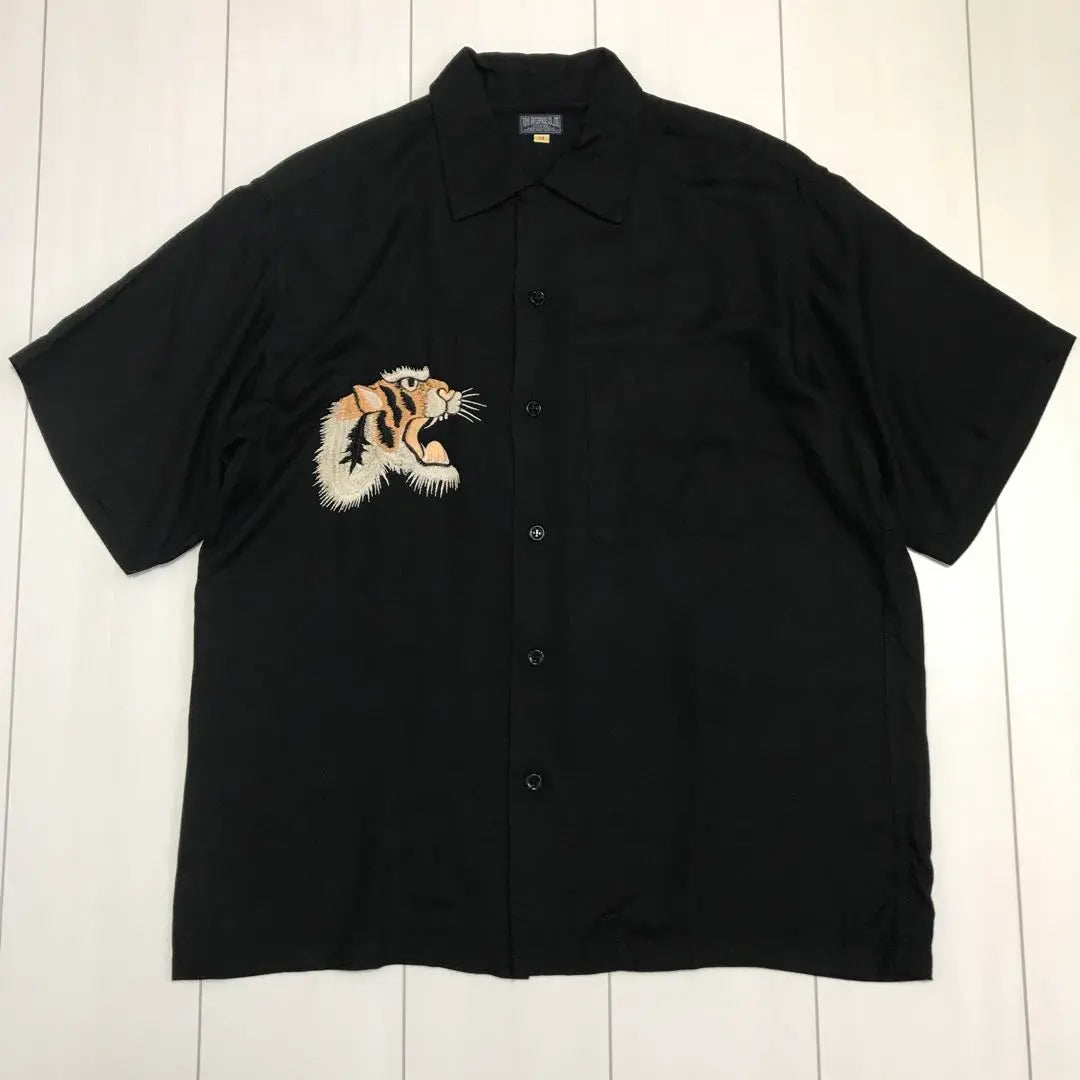 Branded used clothing! Made in Japan Sukajan Tiger JAPAN Embroidered Rayon Shirt Black