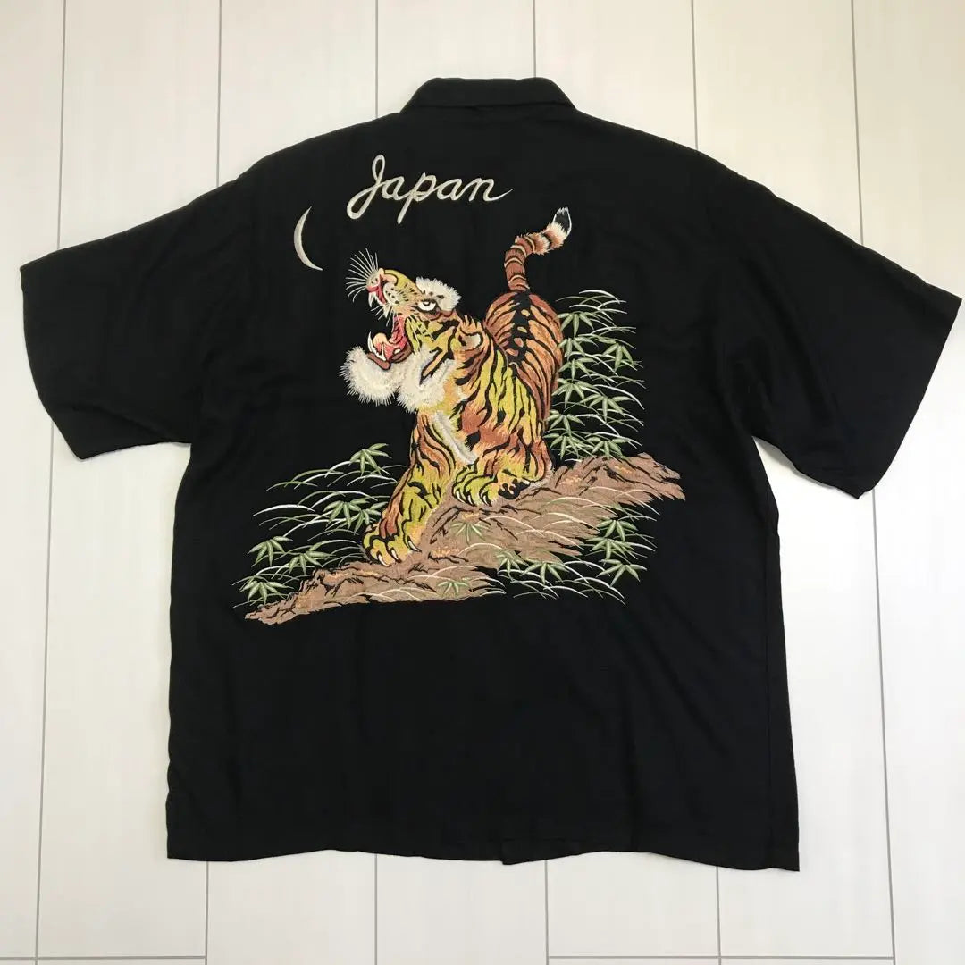 Branded used clothing! Made in Japan Sukajan Tiger JAPAN Embroidered Rayon Shirt Black