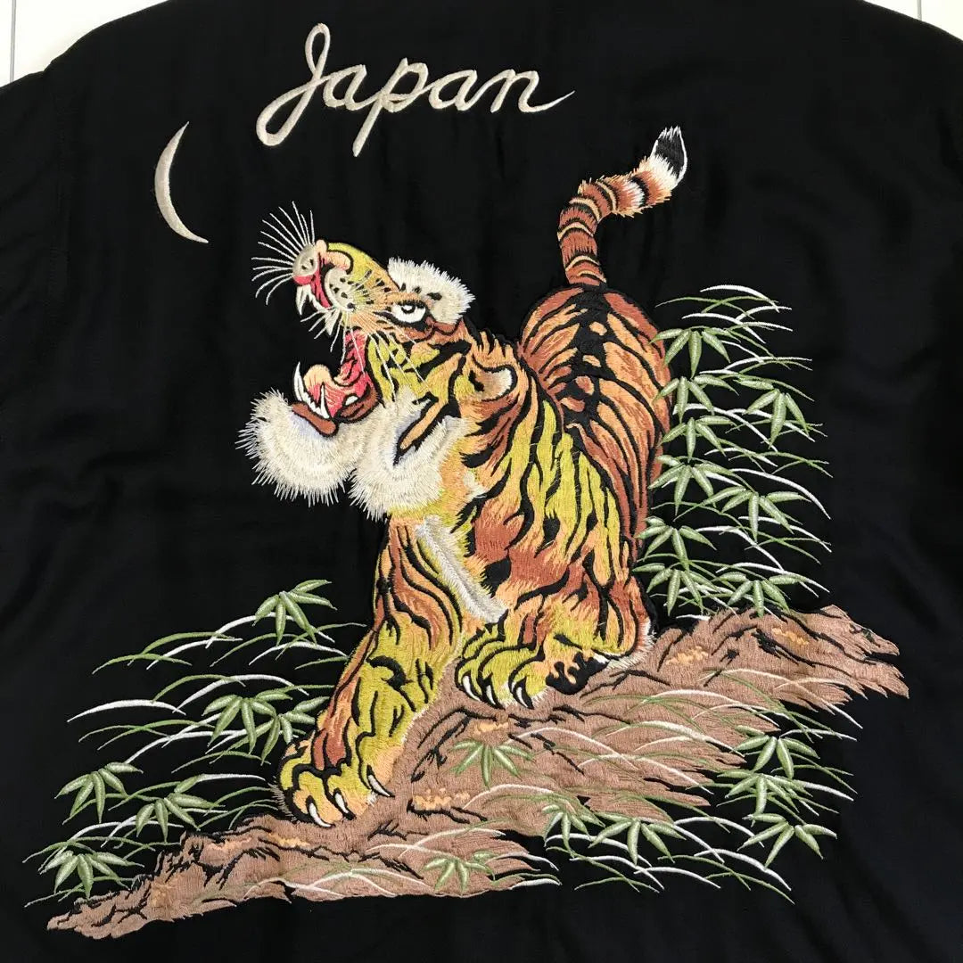 Branded used clothing! Made in Japan Sukajan Tiger JAPAN Embroidered Rayon Shirt Black