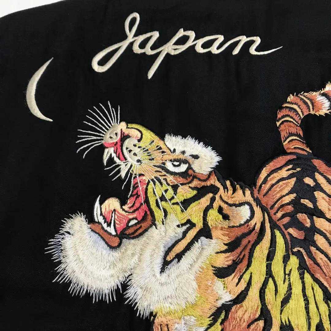 Branded used clothing! Made in Japan Sukajan Tiger JAPAN Embroidered Rayon Shirt Black