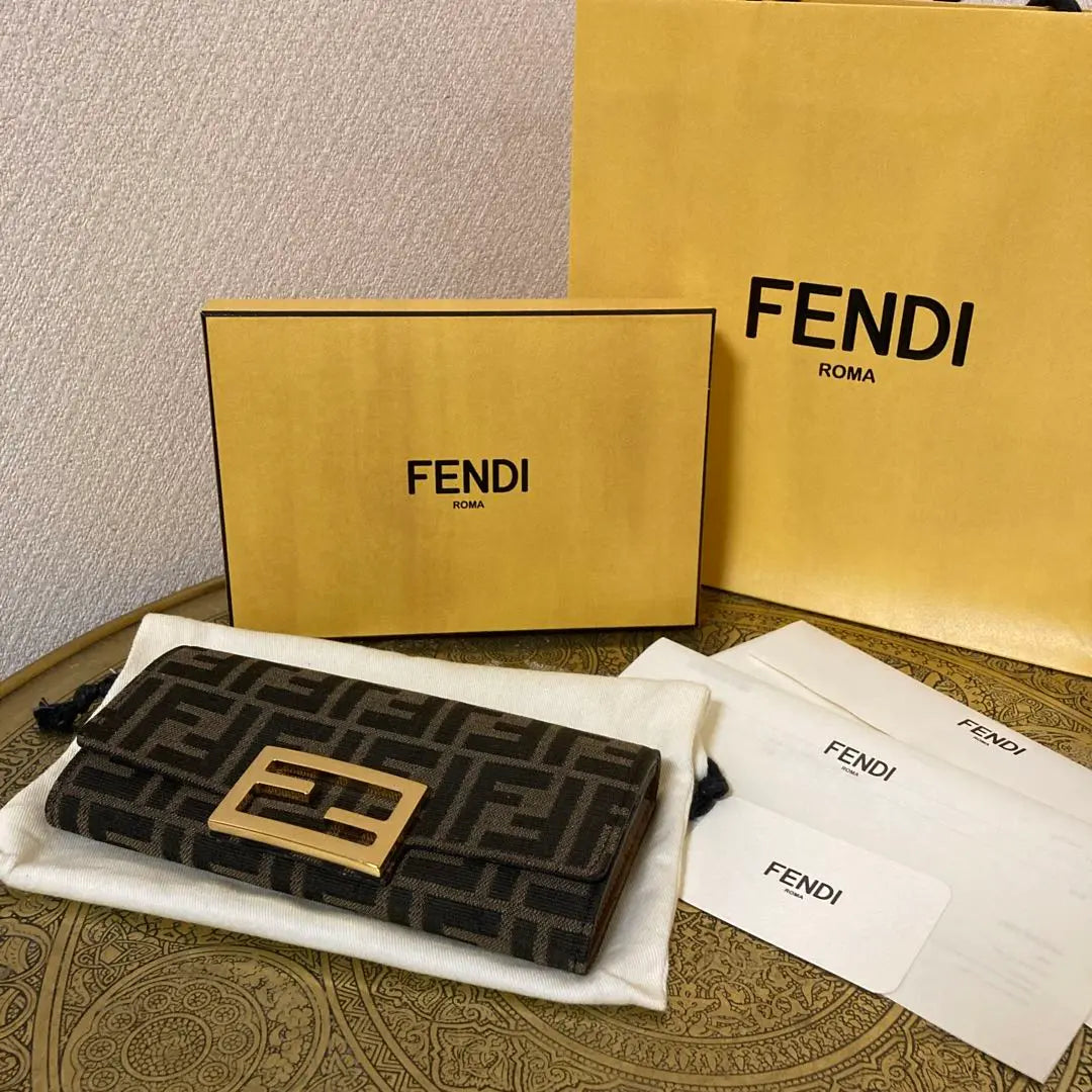 Cartera larga FENDI fabricada en Italia 8M0251 estampado Zucca