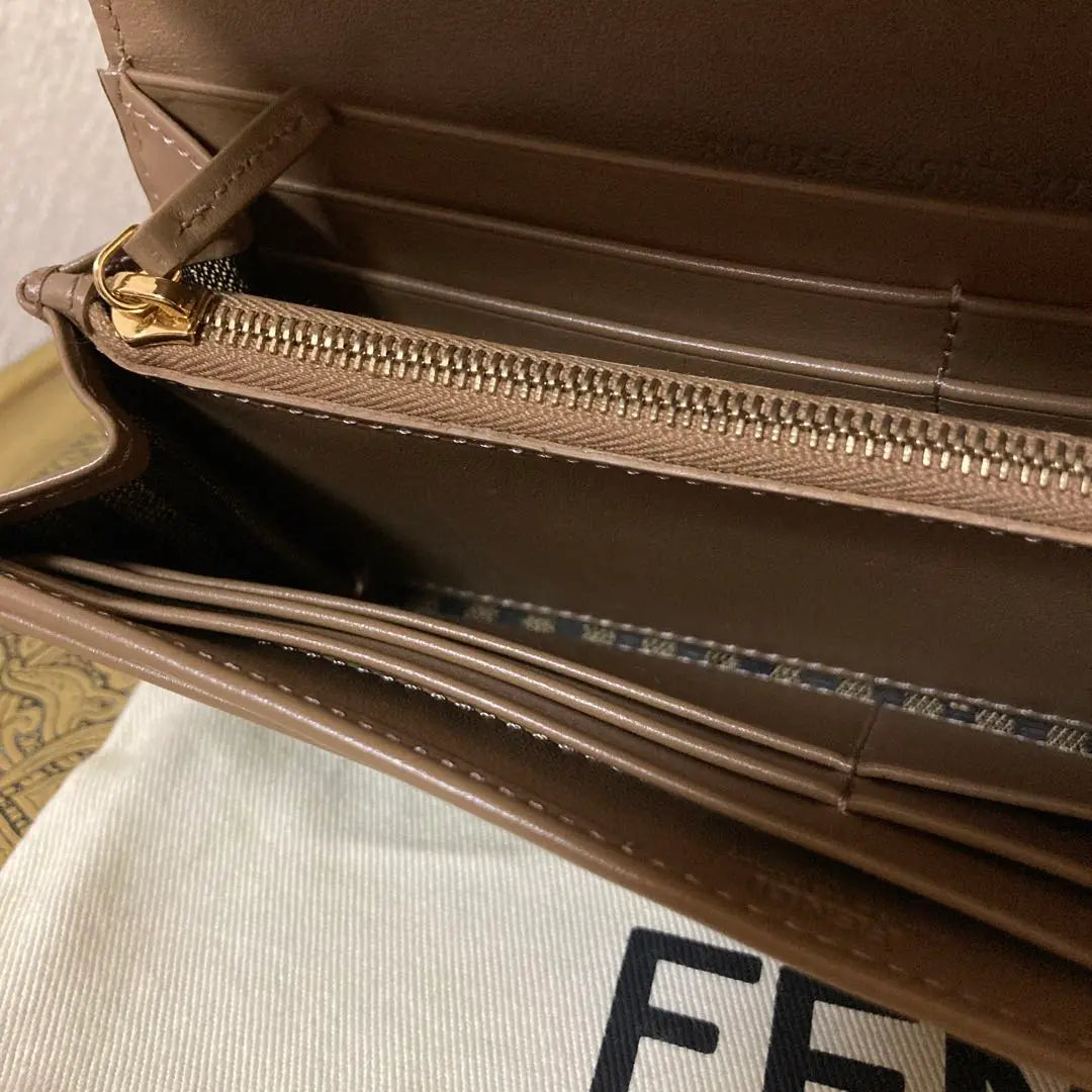 Cartera larga FENDI fabricada en Italia 8M0251 estampado Zucca