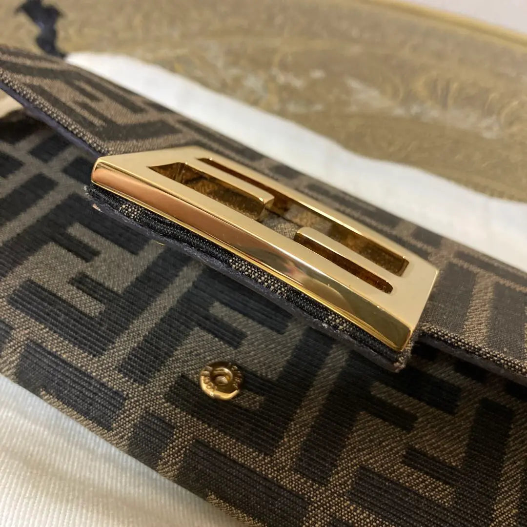 Cartera larga FENDI fabricada en Italia 8M0251 estampado Zucca