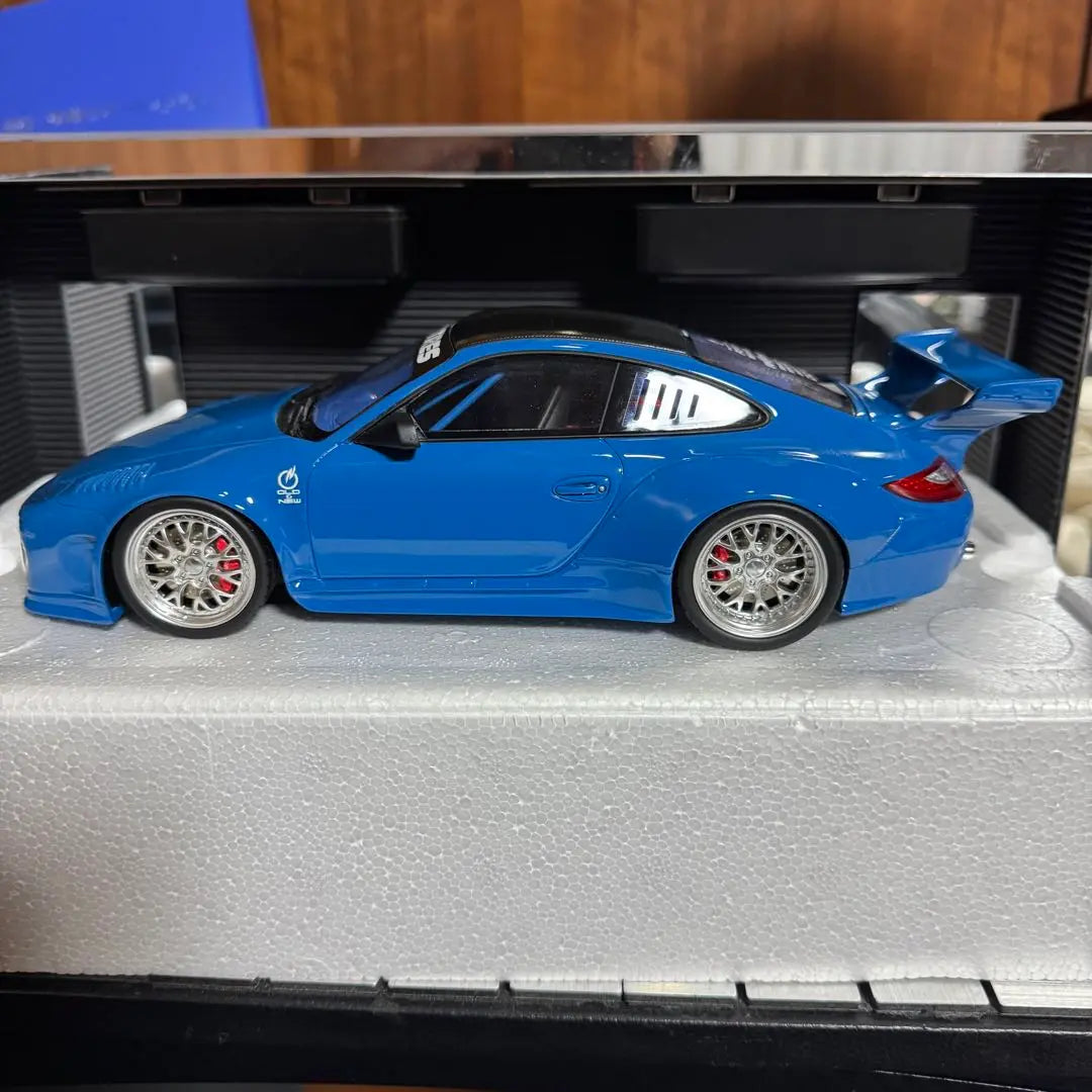 Undisplayed item GT Spirit 1/18 Porsche 911