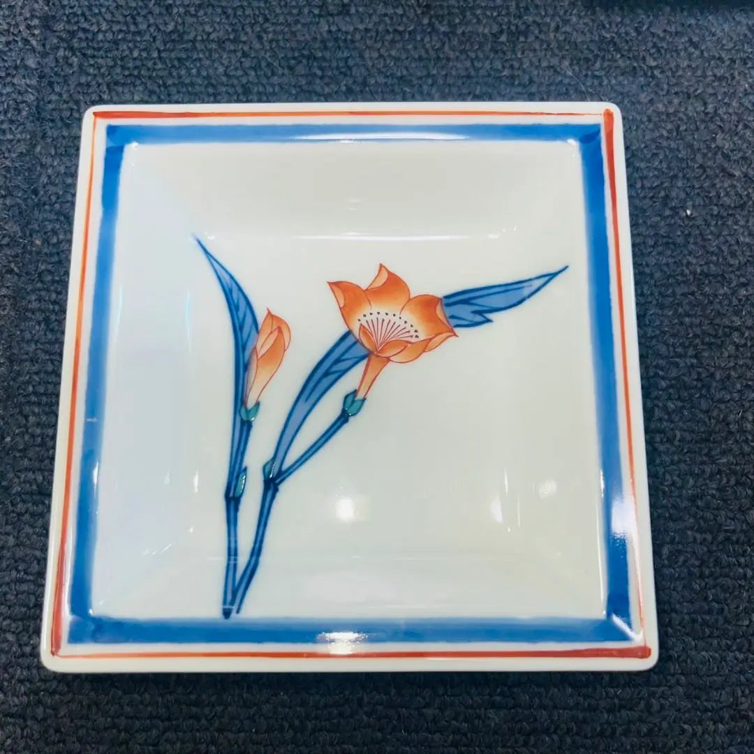 ❇️Unused❇️Koransha dyed nishiki pattern "deep square plate" carefully made by the porcelain workshop 5 plates with different patterns, wooden box included