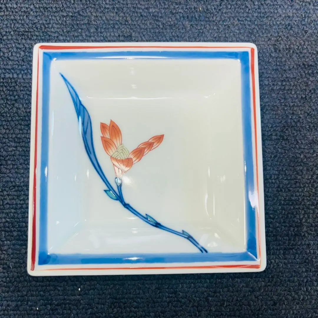 ❇️Unused❇️Koransha dyed nishiki pattern "deep square plate" carefully made by the porcelain workshop 5 plates with different patterns, wooden box included