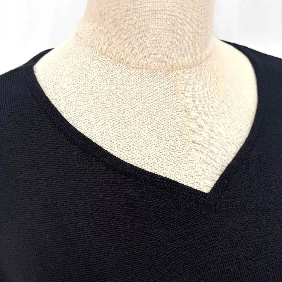 [Good condition] Indivi Long Sleeve Knit Sweater V-neck Wool Black M | 【美品】インディヴィ 長袖 ニットセーター Vネック ウール ブラック M