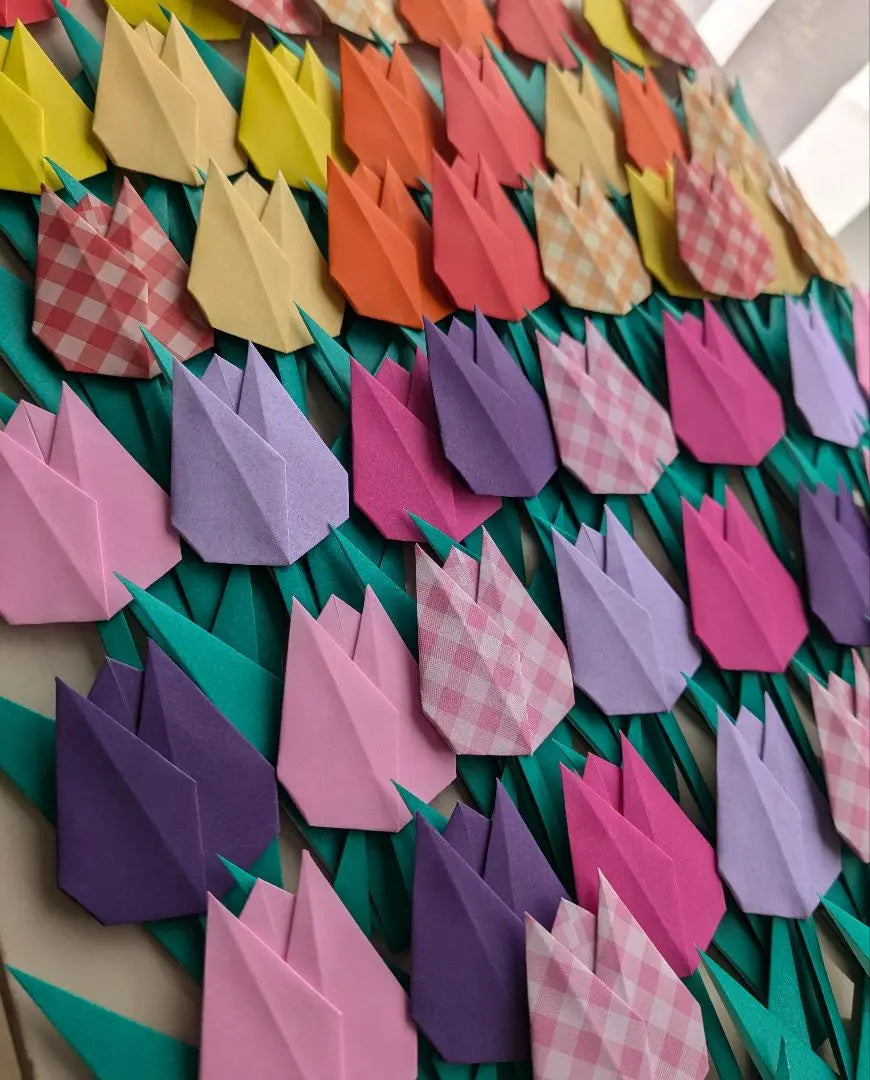 Decoración de pared en origami 50 tulipanes