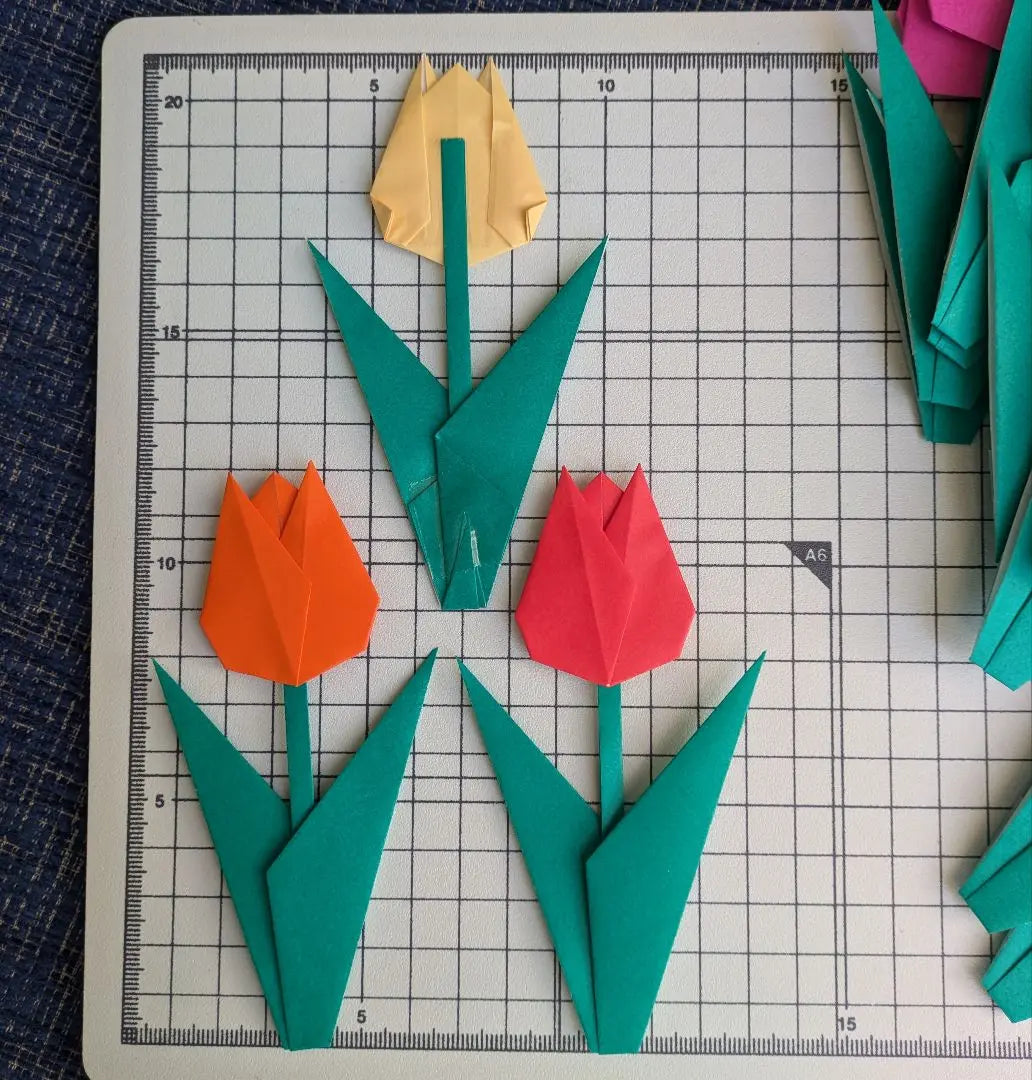 Decoración de pared en origami 50 tulipanes