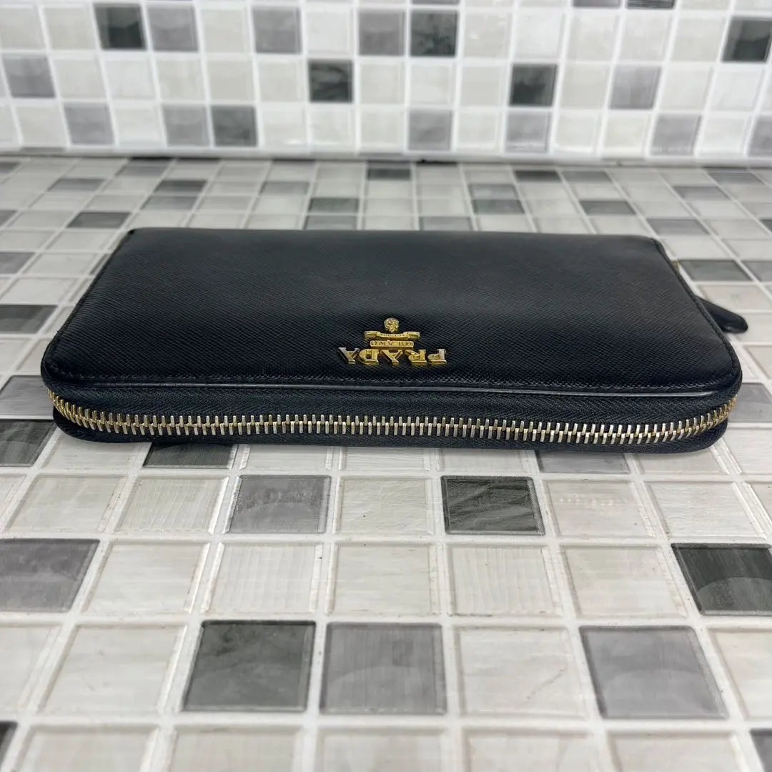 90 PRADA Prada Round Zipper Long Wallet