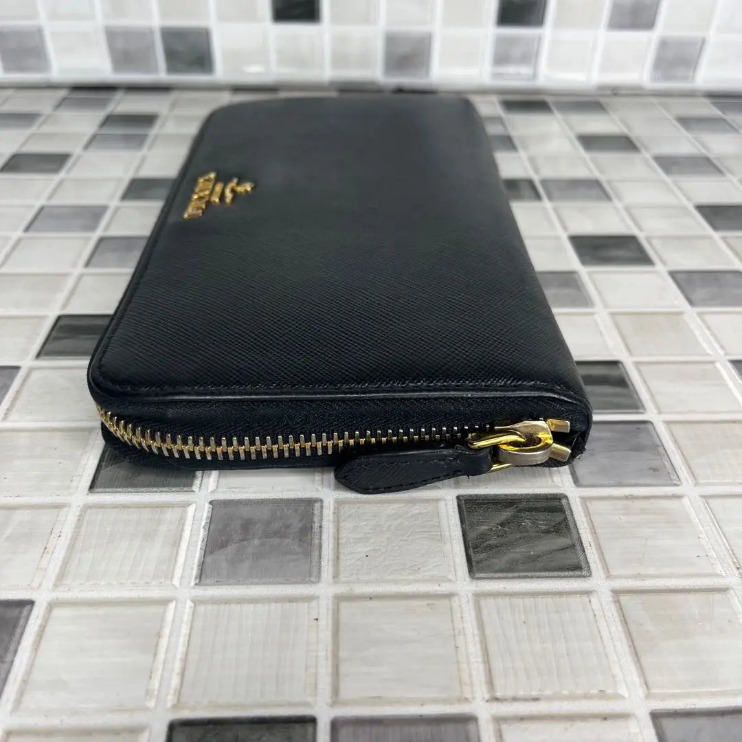 90 PRADA Prada Round Zipper Long Wallet