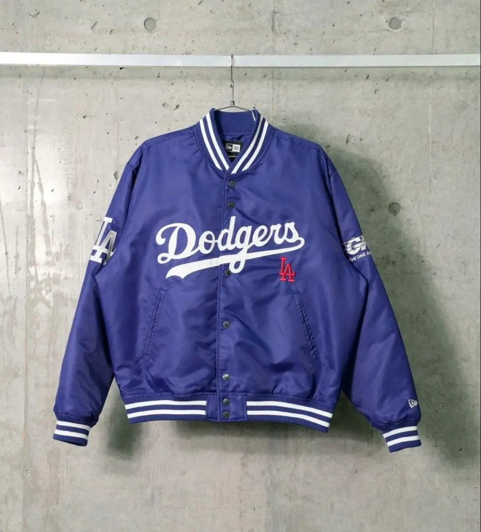 [New and unused] MLB Dodgers GR8 Varsity Jacket L Size Blue