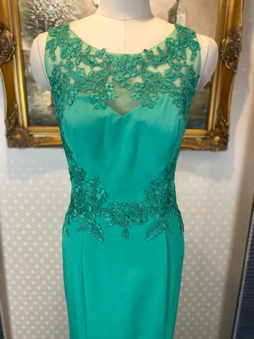 Elegant green lace dress