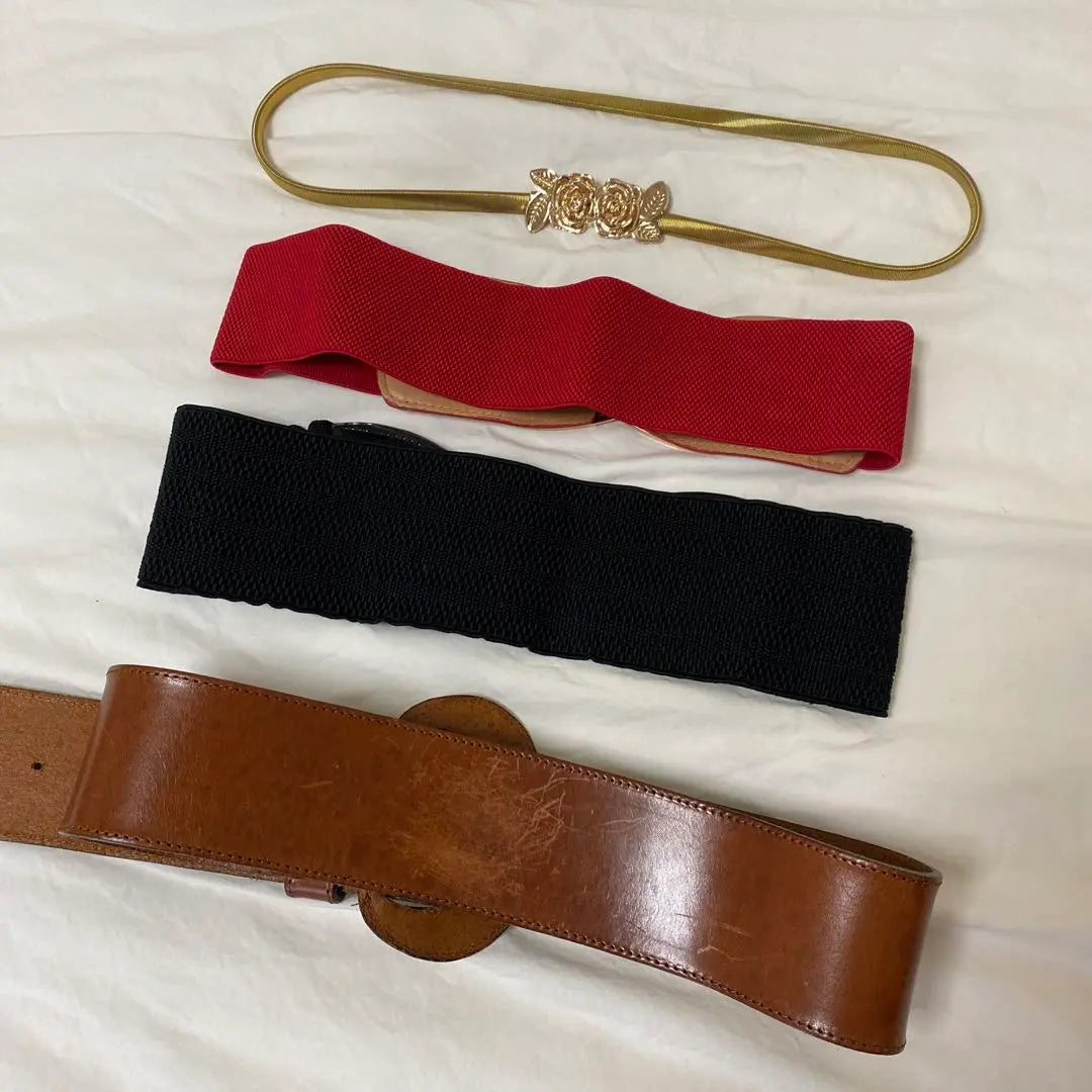 Set of 4 second-hand clothing belts