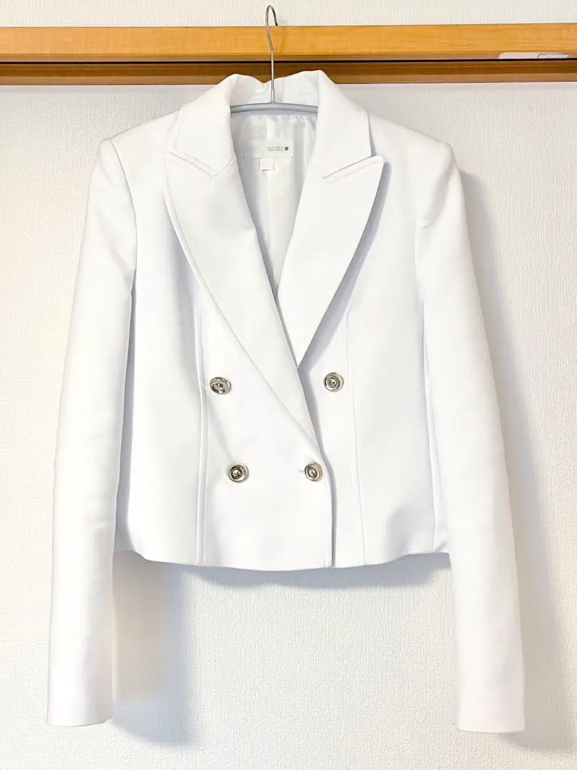 [Good condition] ZARA textured material cropped blazer white