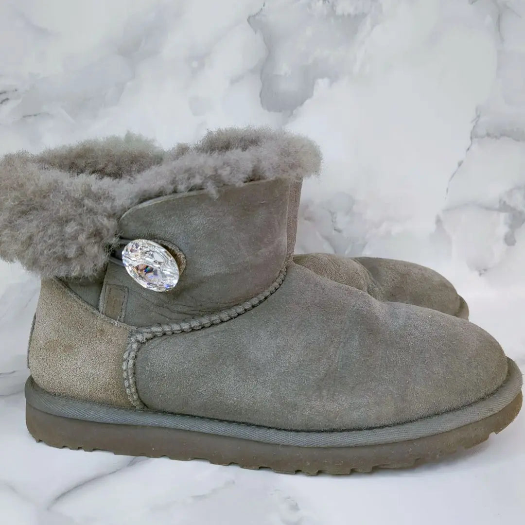 Botas UGG Agu Swarovsky Mouton Mini Bore Gris Caja de 23cm | UGG アグ スワロフスキー ムートンブーツ ミニ ボア グレー 23cm 箱付