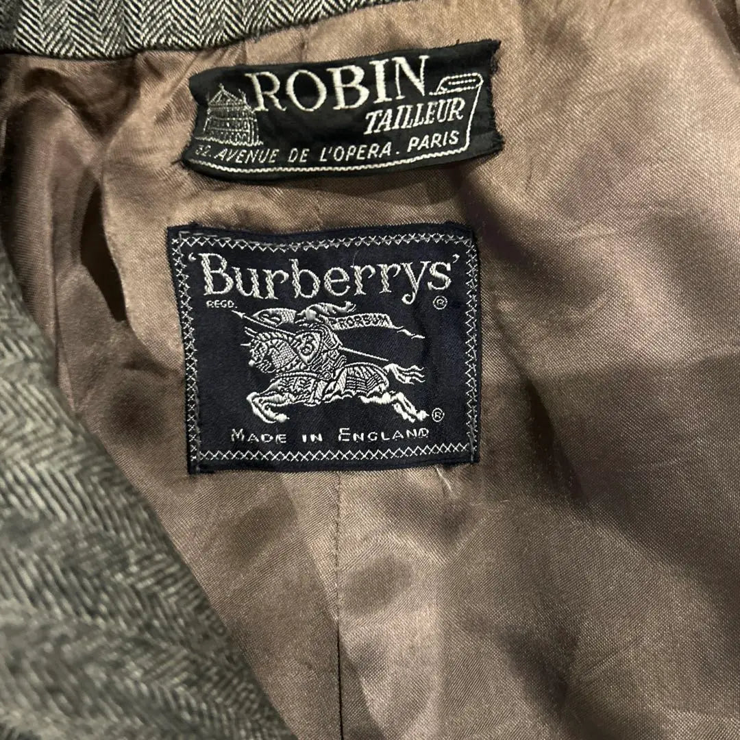 Abrigo Burberry de cuello de acero inoxidable con espiga y manga sencilla de los años 60 y 70