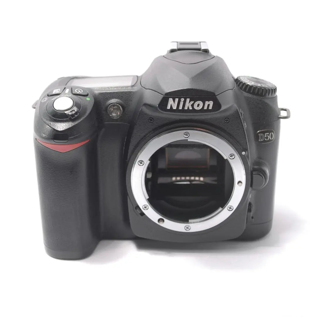 ❤ Immediate purchase 1000 yen OFF❤ NIKON D50 Large possibilities hidden in a small body