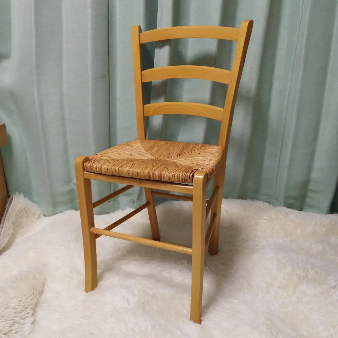 Silla de comedor con cordón de papel Muji en buen estado