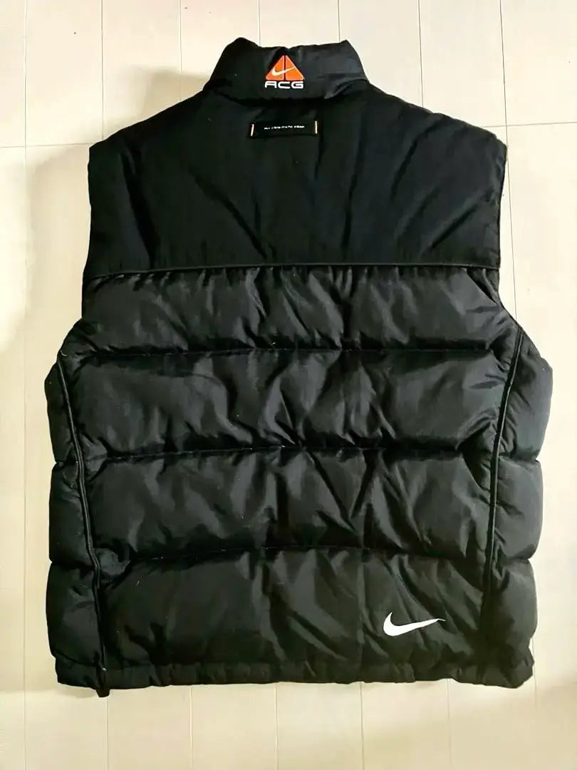 Chaleco de plumas vintage NIKE ACG negro talla M [años 90/buen estado]